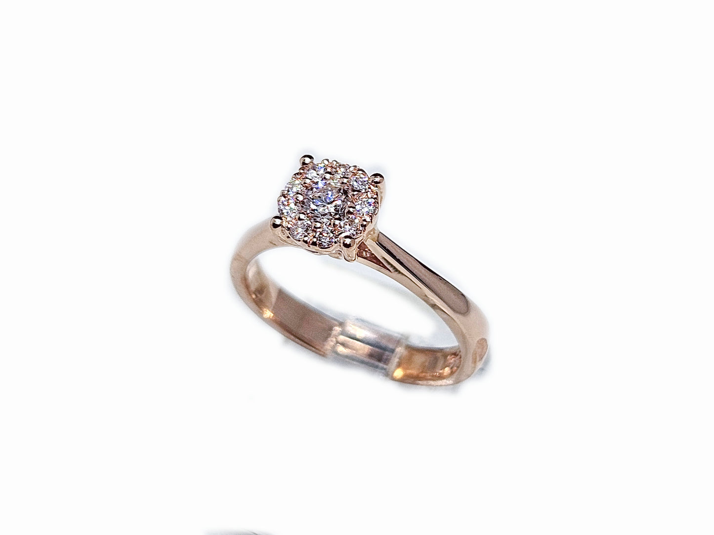 Bague cluster en or et diamants0,39 ct