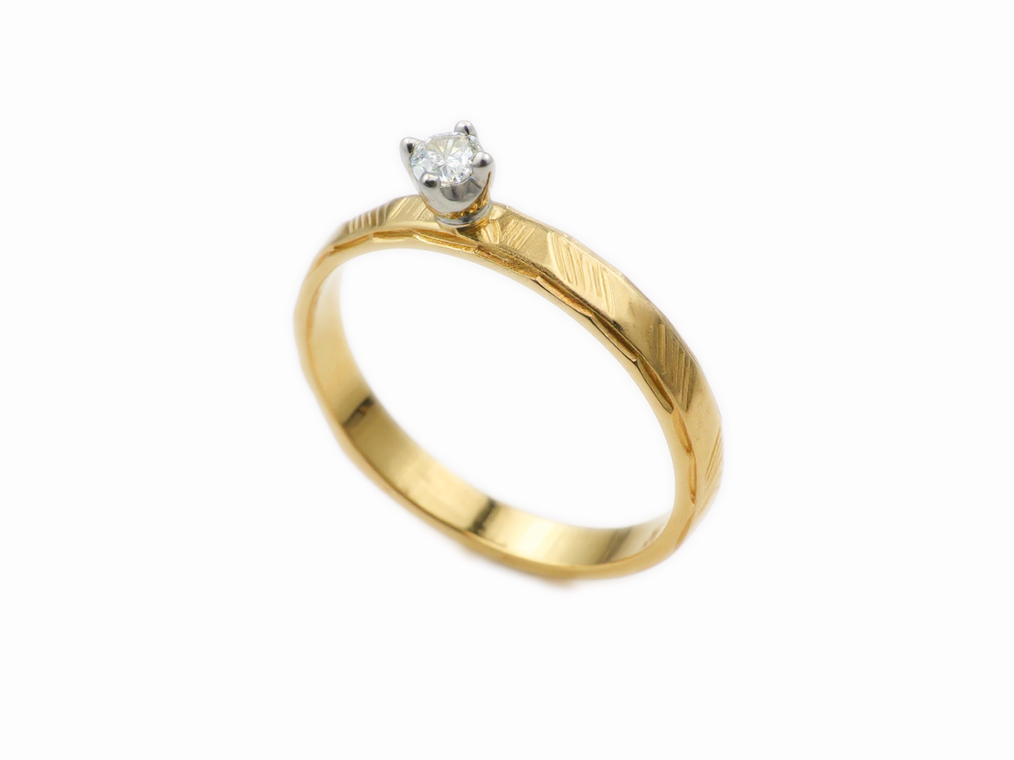 Solitaire Gold ring