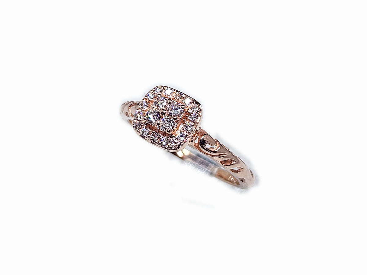 Cluster Gold Ring & 0.32ct Diamonds