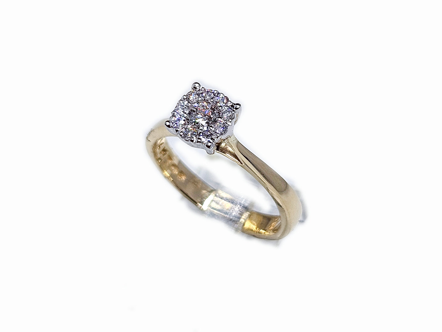 Cluster Gold Ring & 0.39ct Diamonds