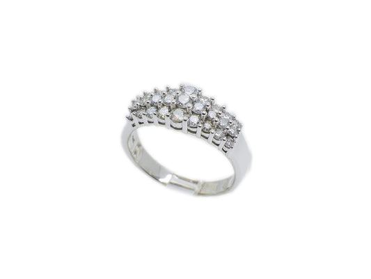 Bague en or sertie sur griffes et diamants de 1.12 ct