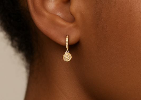 Paire de huggies pendantes en or (Cluster)