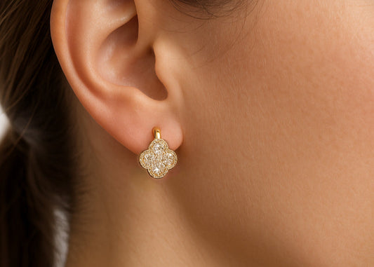 Paire de boucles d'oreilles en or avec trèfle