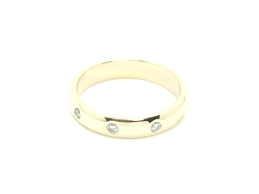 Rounded 3 Stones Gold Band & 0.20Ct Diamonds