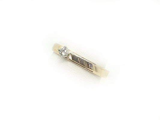 Solitaire Gold ring